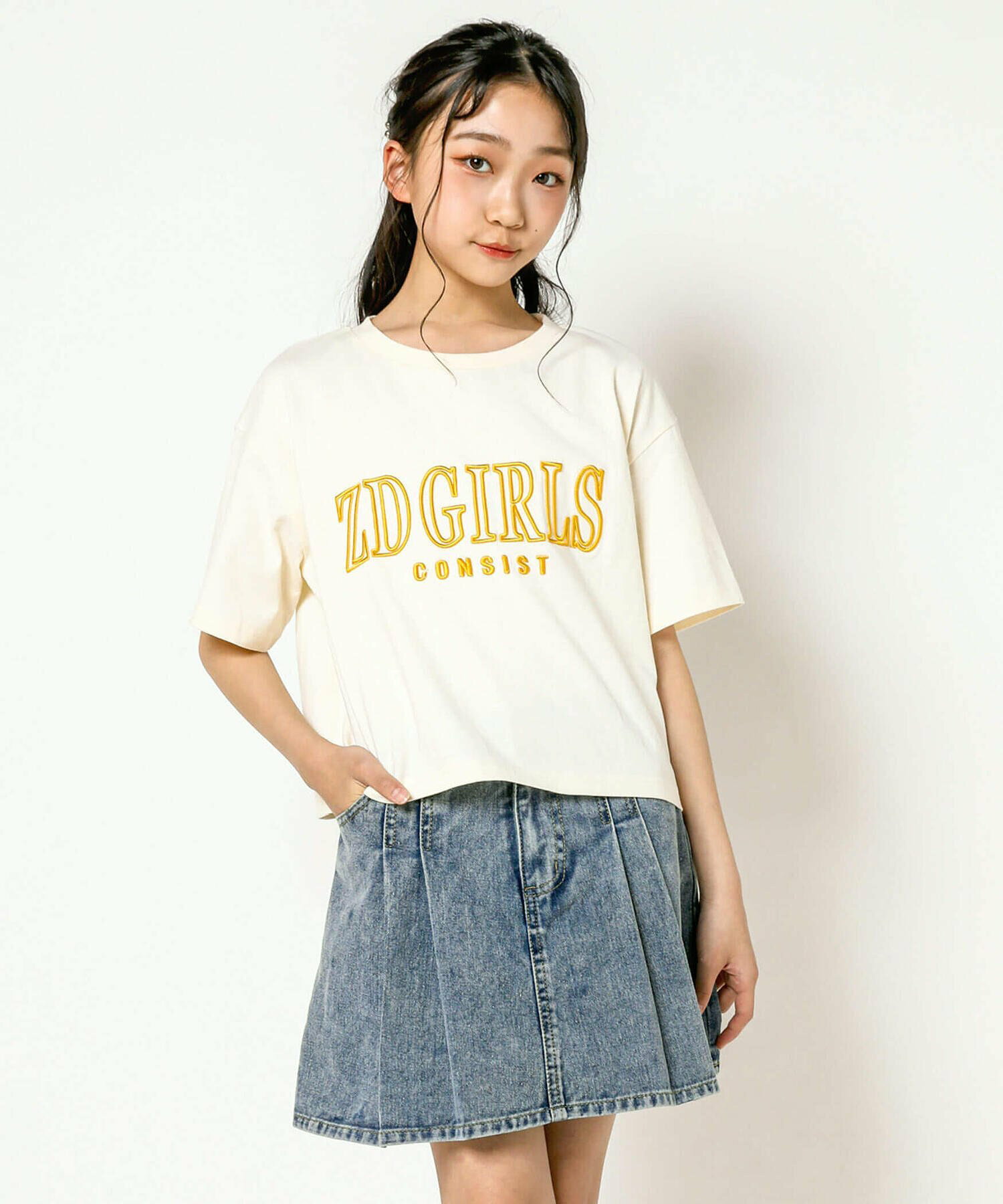 立体ロゴ刺繍ショート丈Tシャツ(130~160cm)